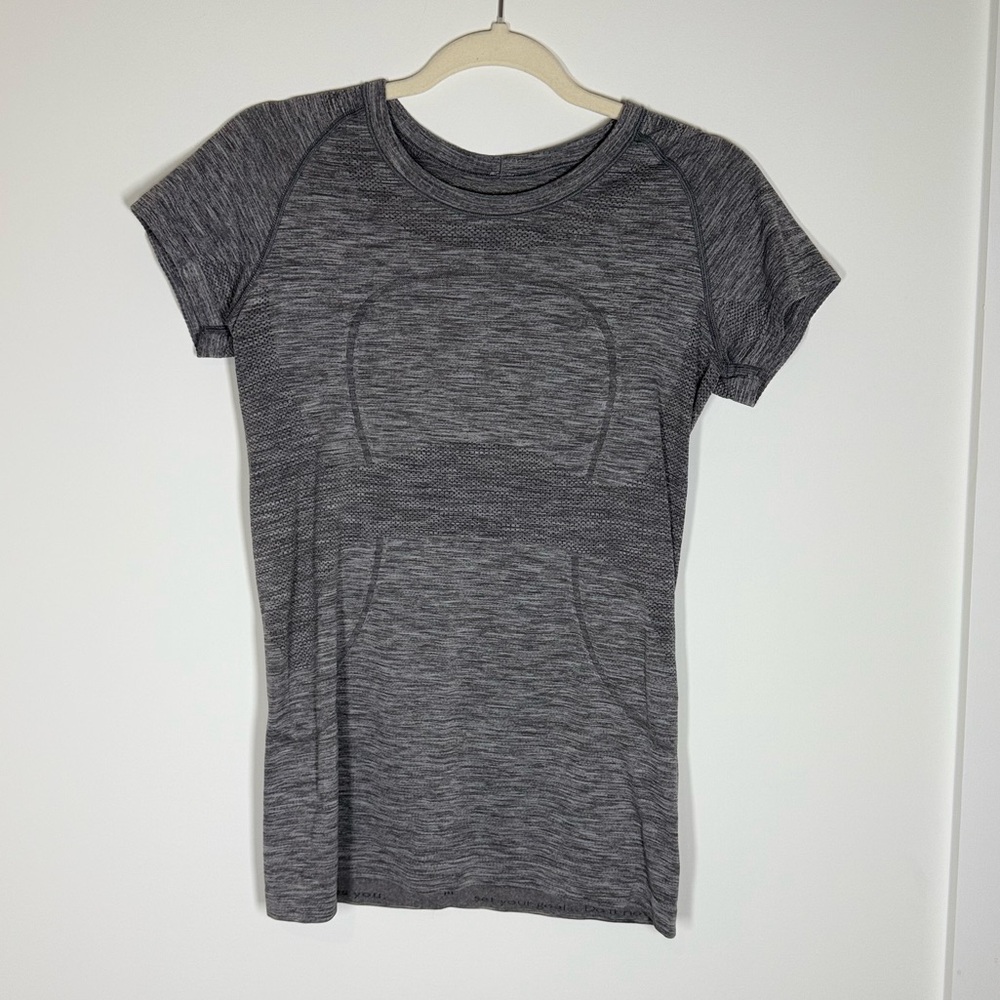 Lululemon Gray Swiftly Tech Short Sleeve Crew Seamless Workout Top 8